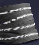 Cierre Cadena de Bronce Niquelado Nº5